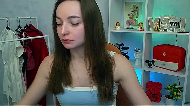  Barbie Kiss  online show from 02.25.26