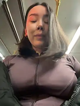 Snapshot of Asian_Asami chatting on 10.16.25 Asian Asami online show from 10.16.25