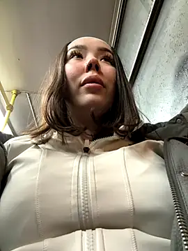 Snapshot of Asian_Asami chatting on 11.28.25 Asian Asami online show from 11.28.25