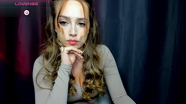 Snapshot of YaraKroft_ chatting on 12.03.25 YaraKroft online show from 12.03.25