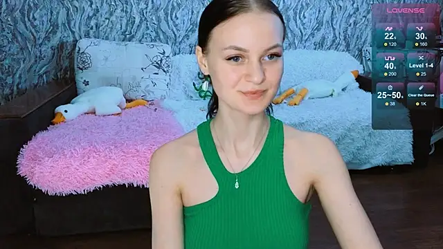 Snapshot of Elfanna chatting on 03.14.25 Elfanna online show from 03.14.25