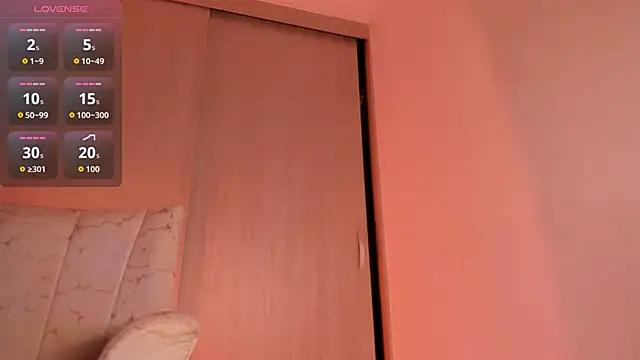 Snapshot of CoralineKam1 chatting on 11.06.25 CoralineKam1 online show from 11.06.25