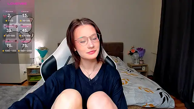 Snapshot of DearLia chatting on 02.13.25 DearLia online show from 02.13.25