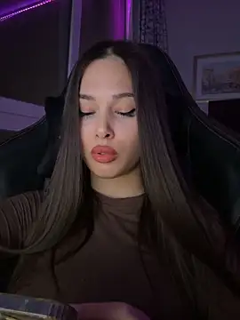 EricaWalls online show from 11.10.25