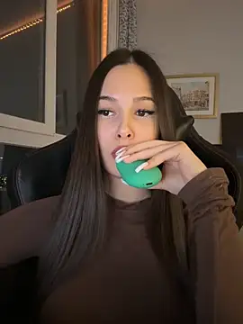 EricaWalls online show from 04.01.26