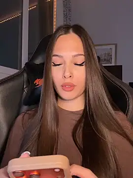 EricaWalls online show from 04.19.26