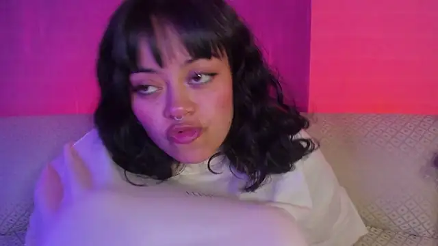 Snapshot of vanelope11 chatting on 01.21.25 vanelope11 online show from 01.21.25