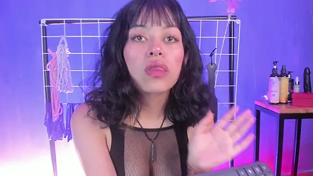 Snapshot of vanelope11 chatting on 02.20.25 vanelope11 online show from 02.20.25