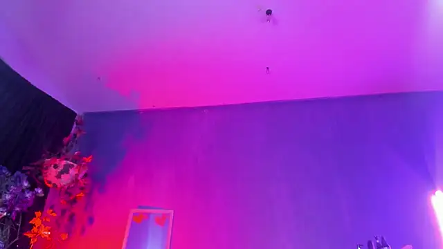 Snapshot of vanelope11 chatting on 03.18.25 vanelope11 online show from 03.18.25