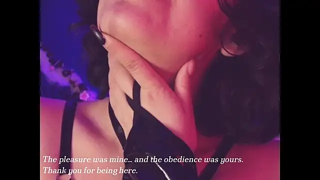 Snapshot of vanelope11 chatting on 10.18.25 vanelope11 online show from 10.18.25