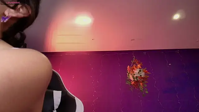 Snapshot of vanelope11 chatting on 10.28.25 vanelope11 online show from 10.28.25