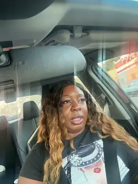 Snapshot of XXXLollipopsJuicy chatting on 12.11.24 XXXLollipopsJuicy online show from 12.11.24