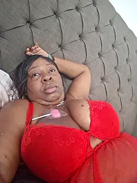 Snapshot of XXXLollipopsJuicy chatting on 10.11.25 XXXLollipopsJuicy online show from 10.11.25