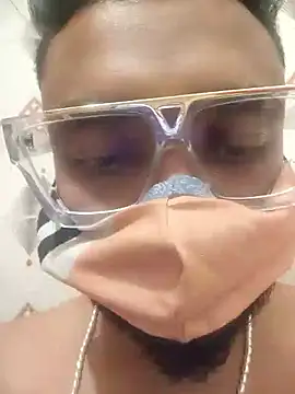 Snapshot of fuckingmahiesh chatting on 03.05.25 fuckingmahiesh online show from 03.05.25