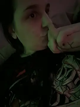 Snapshot of menaceswife chatting on 01.12.25 menaceswife online show from 01.12.25