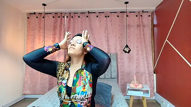 Snapshot of VioletaScott_ chatting on 01.10.25 VioletaScott online show from 01.10.25