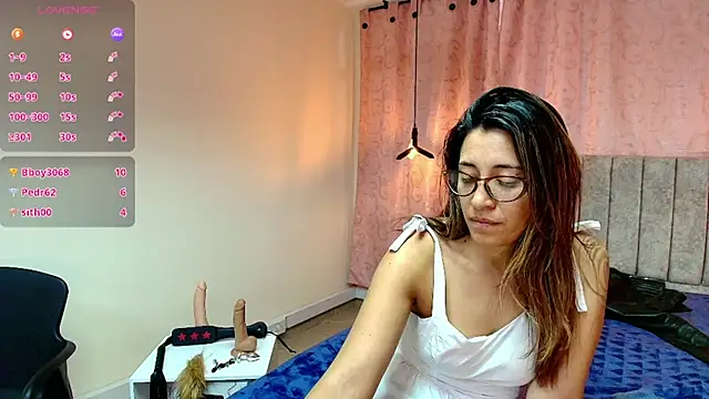 Snapshot of VioletaScott_ chatting on 03.14.25 VioletaScott online show from 03.14.25