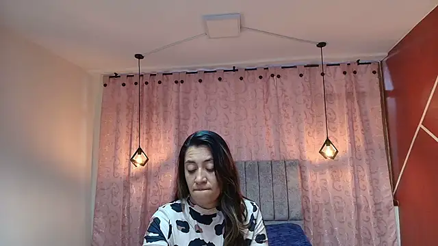 Snapshot of VioletaScott_ chatting on 09.22.25 VioletaScott online show from 09.22.25