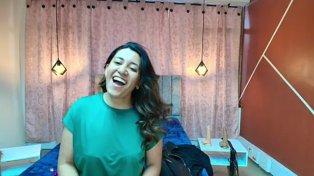 Snapshot of VioletaScott_ chatting on 09.26.25 VioletaScott online show from 09.26.25