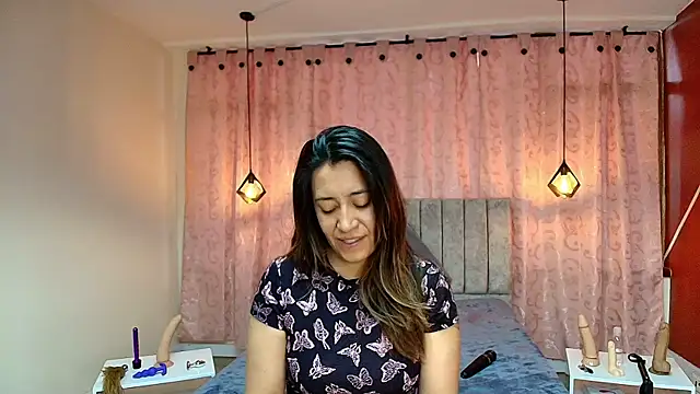 Snapshot of VioletaScott_ chatting on 10.07.25 VioletaScott online show from 10.07.25