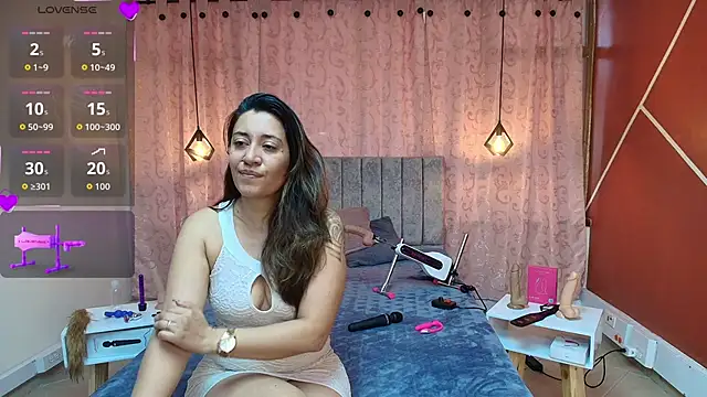 Snapshot of VioletaScott_ chatting on 11.04.25 VioletaScott online show from 11.04.25