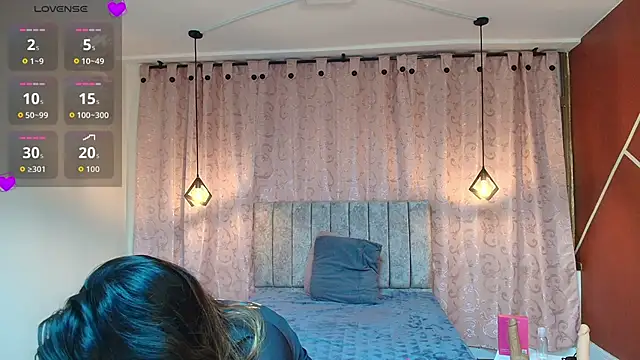 Snapshot of VioletaScott_ chatting on 11.05.25 VioletaScott online show from 11.05.25