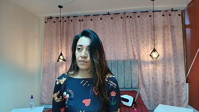 Snapshot of VioletaScott_ chatting on 12.03.25 VioletaScott online show from 12.03.25