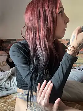 Snapshot of kriszy_baby chatting on 02.19.25 kriszy baby online show from 02.19.25