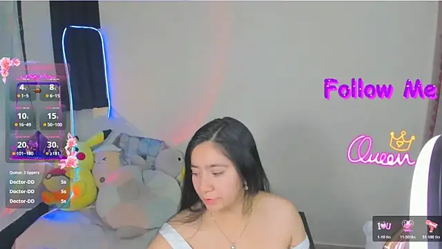 Snapshot of litle_mily_ chatting on 03.26.26 litle mily online show from 03.26.26