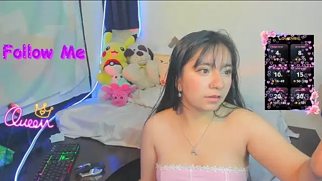 Snapshot of litle_mily_ chatting on 03.31.26 litle mily online show from 03.31.26