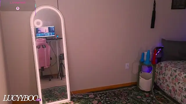 lovelylucyy online show from 07.22.26