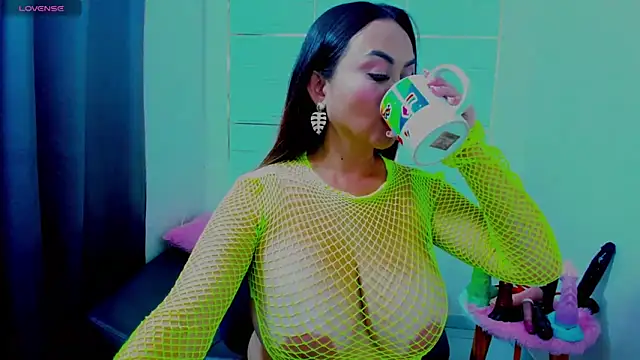 Snapshot of IsaSixty9 chatting on 02.06.25 IsaSixty9 online show from 02.06.25