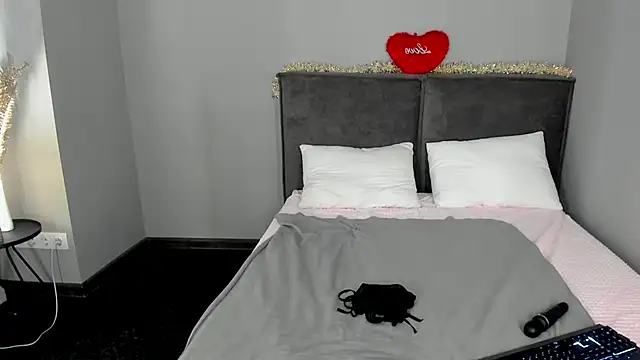 Snapshot of MuscleXXXBarbie chatting on 02.14.26 MuscleXXXBarbie online show from 02.14.26