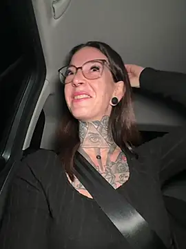 BrownieyQueen online show from 01.12.26