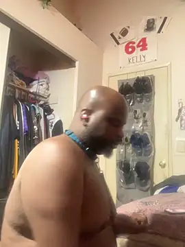 Snapshot of HBYAM chatting on 10.26.25 HBYAM online show from 10.26.25