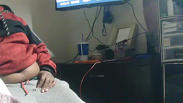 Snapshot of HBYAM chatting on 12.01.25 HBYAM online show from 12.01.25