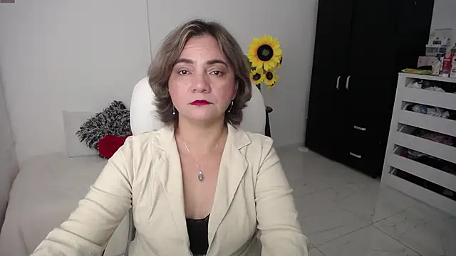 Snapshot of Chiraz_hasnaa chatting on 03.05.25 Chiraz hasnaa online show from 03.05.25