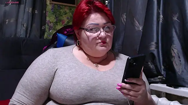 Snapshot of Goddess57 chatting on 02.14.25 Goddess57 online show from 02.14.25