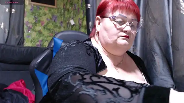 Snapshot of Goddess57 chatting on 02.19.25 Goddess57 online show from 02.19.25