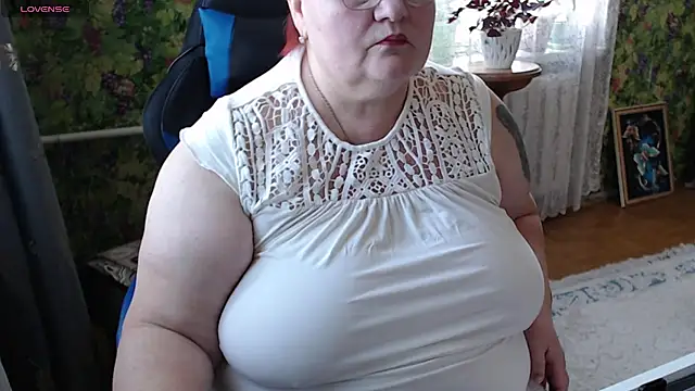 Snapshot of Goddess57 chatting on 03.20.25 Goddess57 online show from 03.20.25