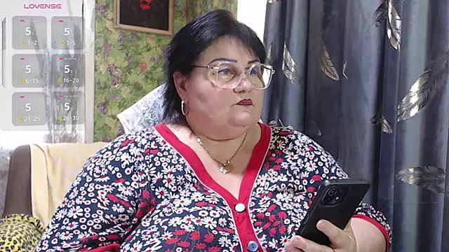 Snapshot of Goddess57 chatting on 09.11.25 Goddess57 online show from 09.11.25