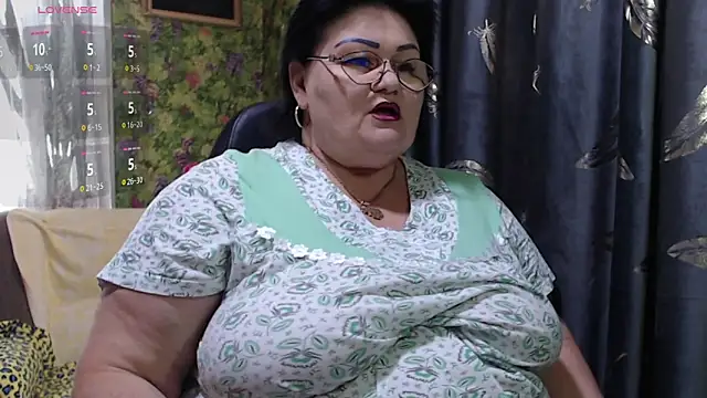 Snapshot of Goddess57 chatting on 09.15.25 Goddess57 online show from 09.15.25