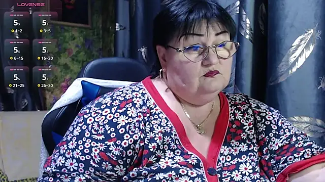 Snapshot of Goddess57 chatting on 09.17.25 Goddess57 online show from 09.17.25