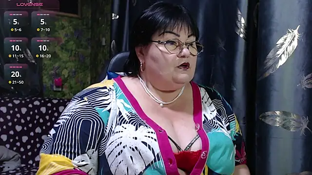 Snapshot of Goddess57 chatting on 09.24.25 Goddess57 online show from 09.24.25