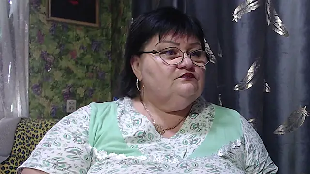 Snapshot of Goddess57 chatting on 11.27.25 Goddess57 online show from 11.27.25