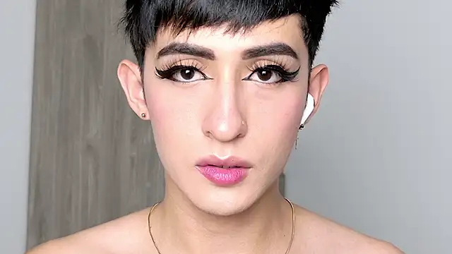 Snapshot of HotStar_yes chatting on 02.02.25 HotStar yes online show from 02.02.25