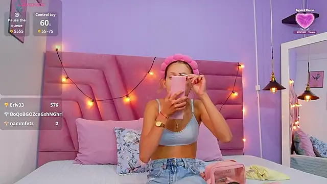 Snapshot of Beautifulskinny18 chatting on 03.11.26 Beautifulskinny18 online show from 03.11.26