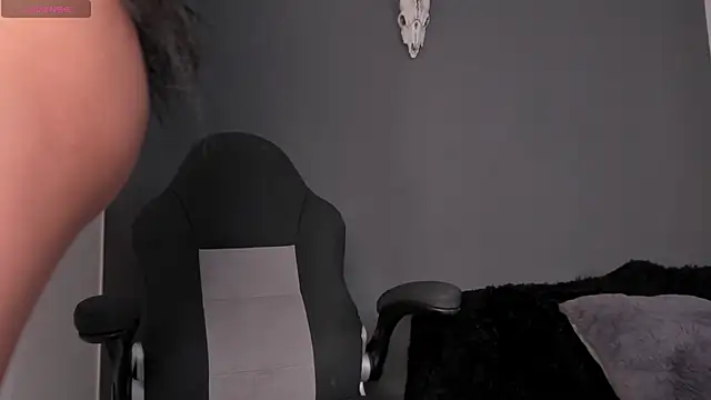 Aliz01 online show from 01.21.25