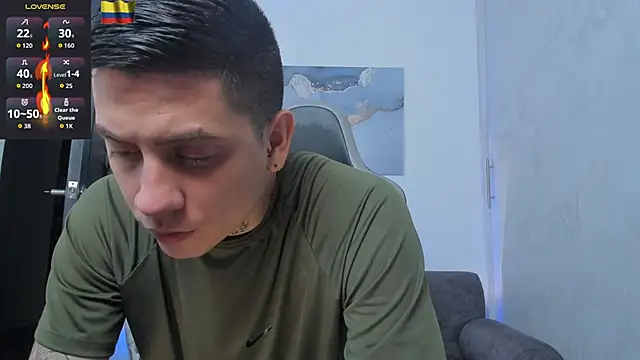 Snapshot of Yeiko_Romero_ chatting on 10.21.25 Yeiko Romero online show from 10.21.25