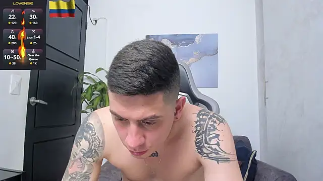 Snapshot of Yeiko_Romero_ chatting on 10.24.25 Yeiko Romero online show from 10.24.25